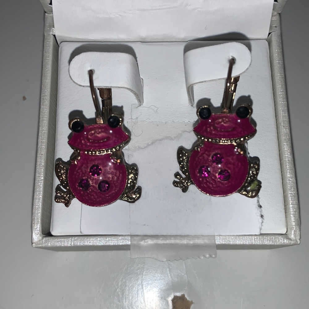 Cute frog earrings